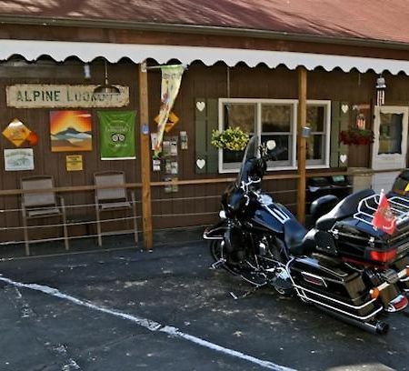 Alpine Inn Little Switzerland Экстерьер фото
