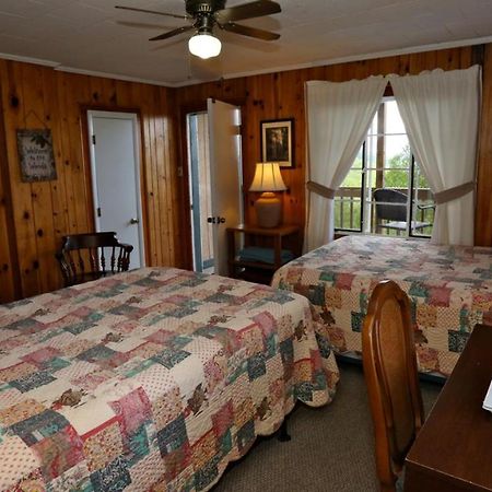 Alpine Inn Little Switzerland Экстерьер фото