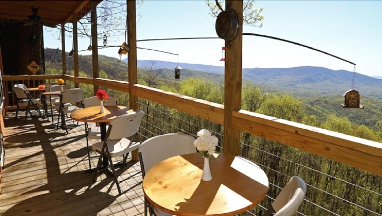 Alpine Inn Little Switzerland Экстерьер фото