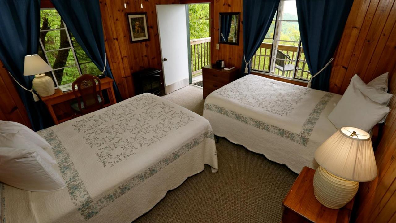 Alpine Inn Little Switzerland Экстерьер фото