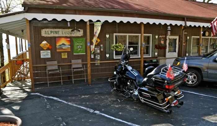Alpine Inn Little Switzerland Экстерьер фото