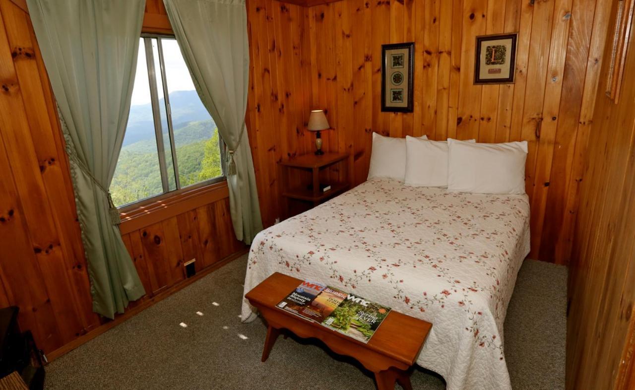 Alpine Inn Little Switzerland Экстерьер фото