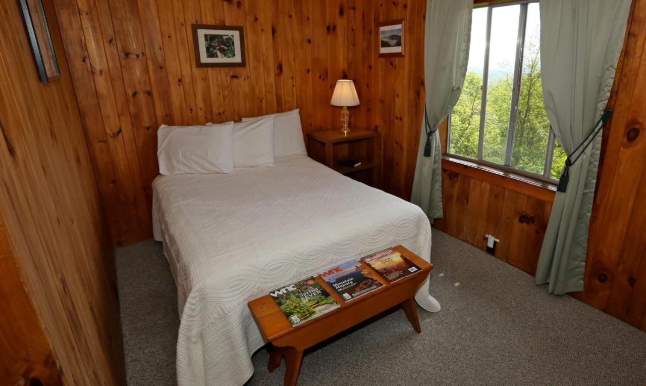 Alpine Inn Little Switzerland Экстерьер фото