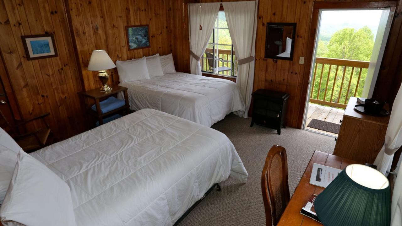 Alpine Inn Little Switzerland Экстерьер фото