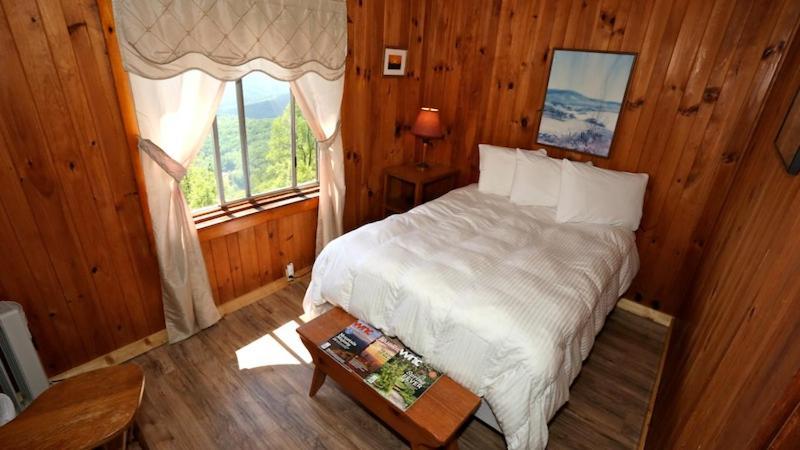 Alpine Inn Little Switzerland Экстерьер фото