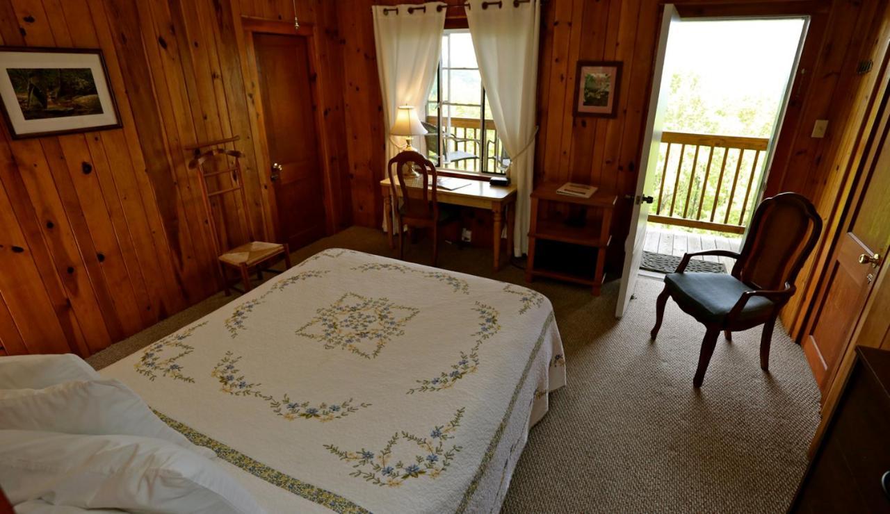 Alpine Inn Little Switzerland Экстерьер фото